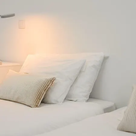 Great Location, Close To The Metro! *