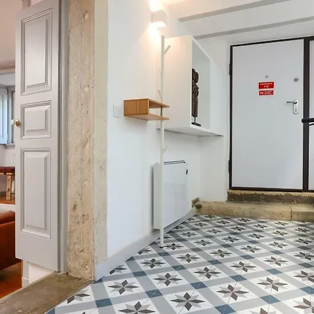 Great Location, Close To The Metro! *